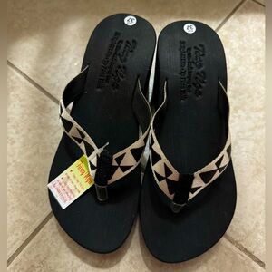 Black Wedge Flip Flop Summer NWT size 37 (equal to US size 6.5)